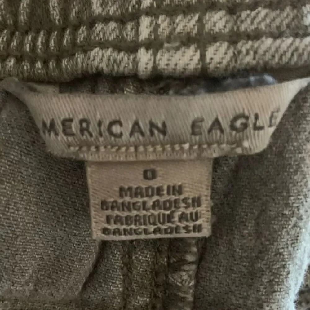 AMERICAN EAGLE‎ Women’s Tomgirl Olive Green Drawstring Cuffed Shorts Size 0 - Picture 10 of 14